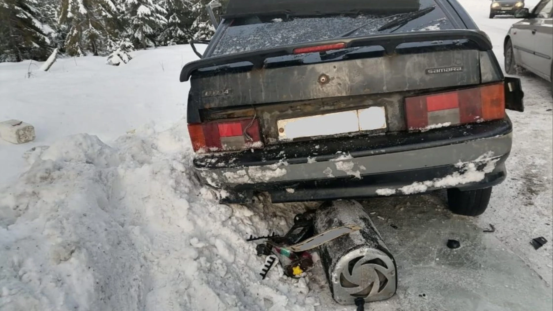 В Лахденпохском районе ВАЗ врезался в снегоуборочную машину